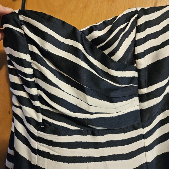 Strapless Sweetheart Dress - Picture 2 of 4